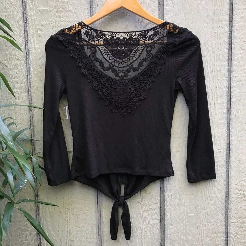 NWT No Boundaries embroidered lace knot black top - Picture 3 of 6